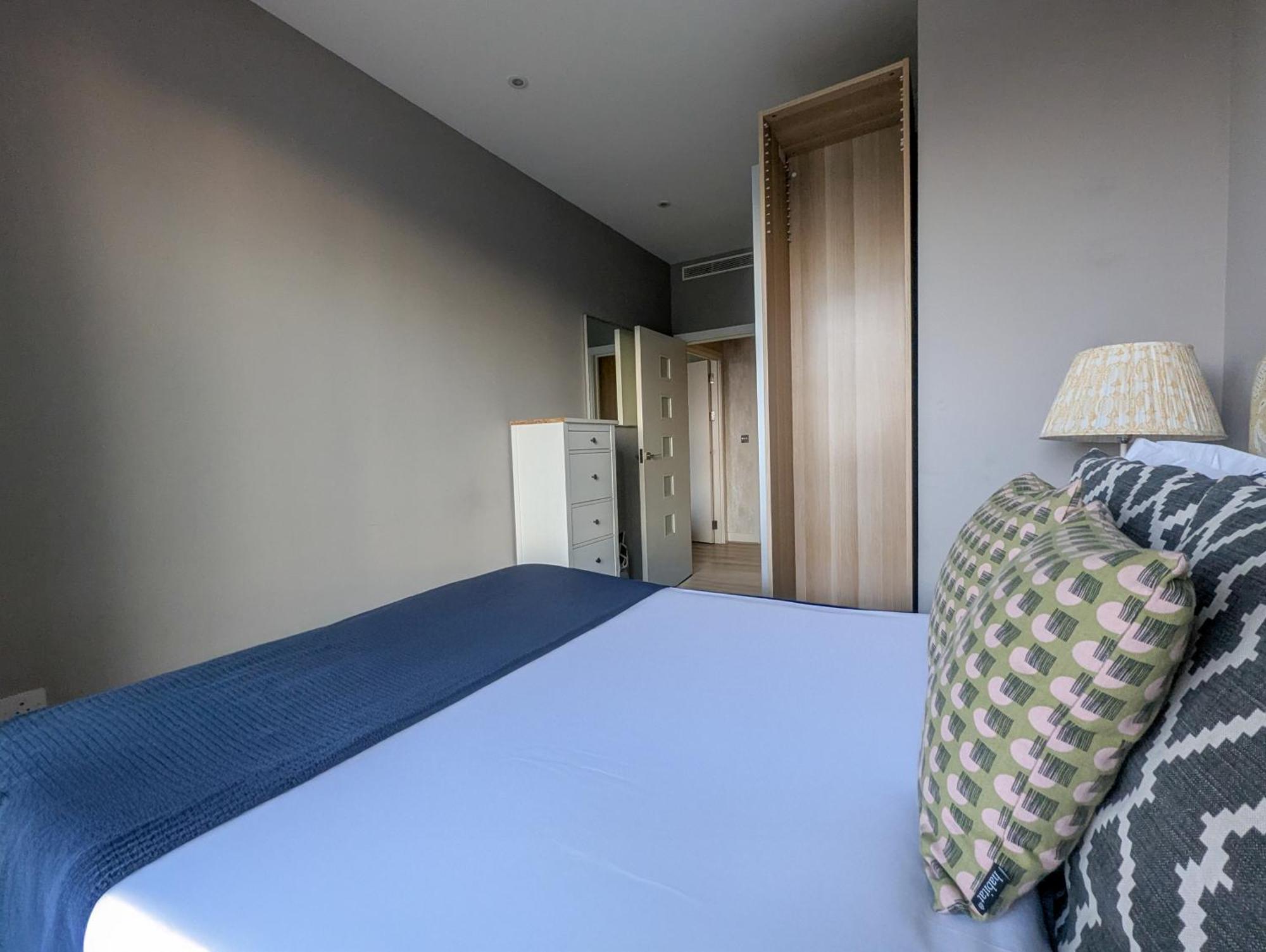 Estatesmen Chelsea Bridge Flat London