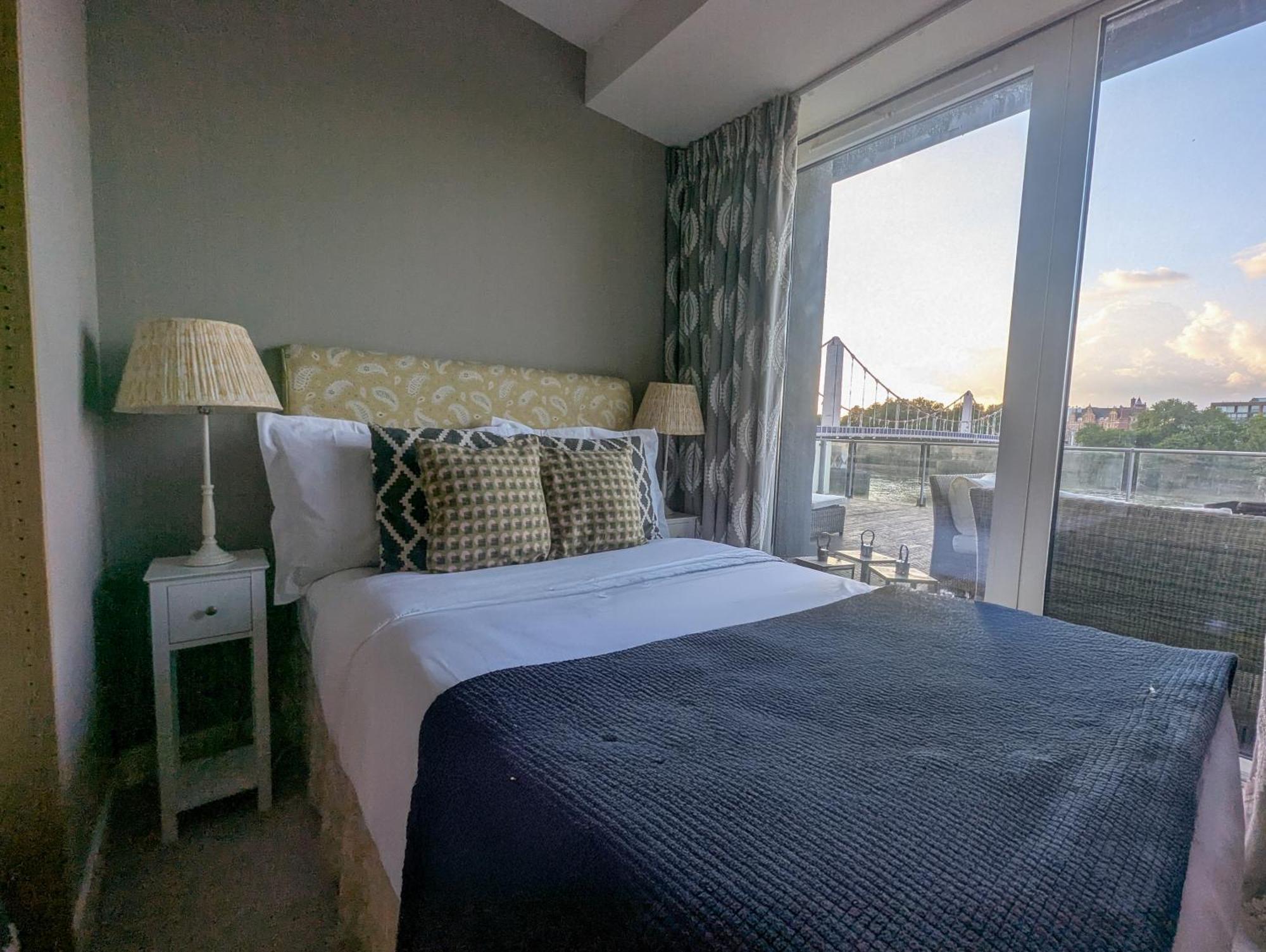 Estatesmen Chelsea Bridge Flat * London