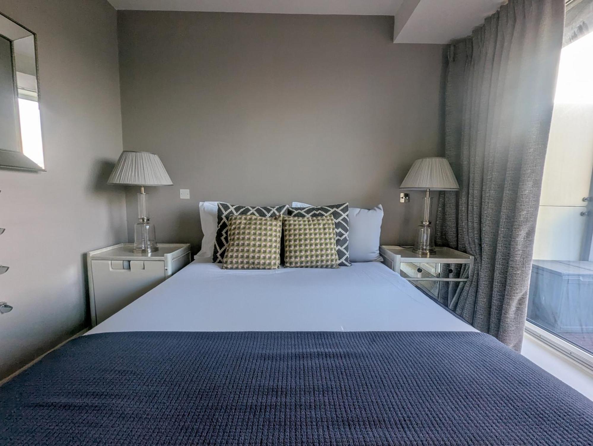 Estatesmen Chelsea Bridge Flat