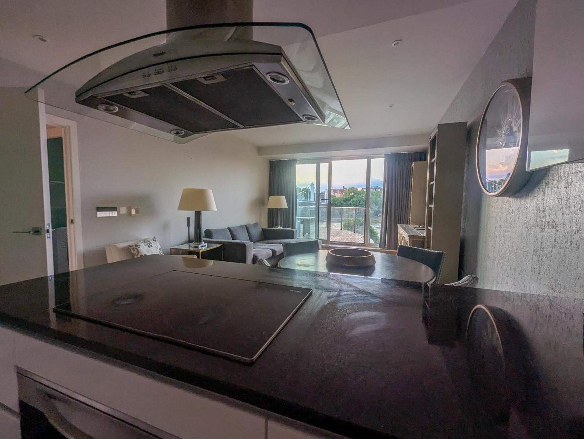 Estatesmen Chelsea Bridge Flat *