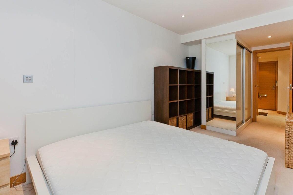 Estatesmen Chelsea Bridge Flat London