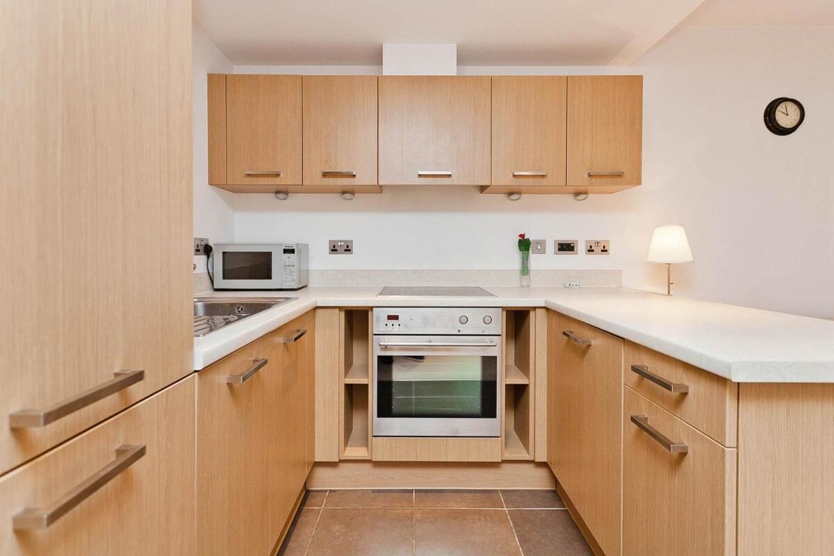 Apartment Estatesmen Chelsea Bridge Flat