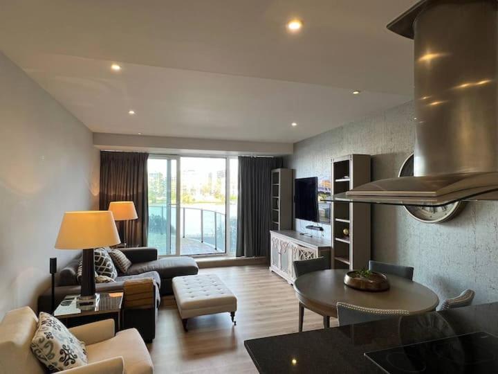 Estatesmen Chelsea Bridge Flat * London