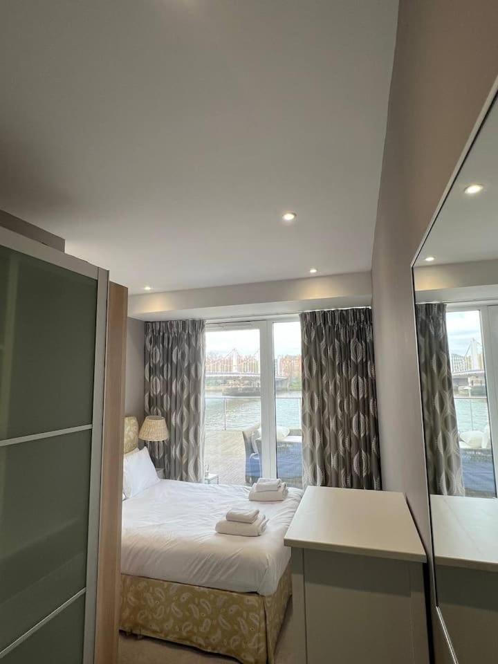 Estatesmen Chelsea Bridge Flat *
