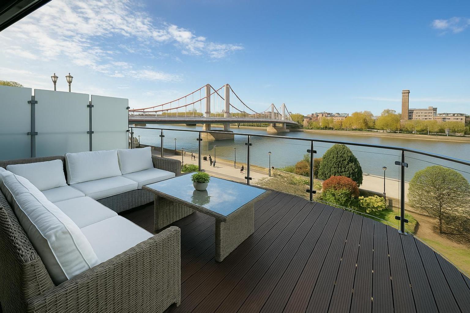 Apartment Estatesmen Chelsea Bridge Flat London